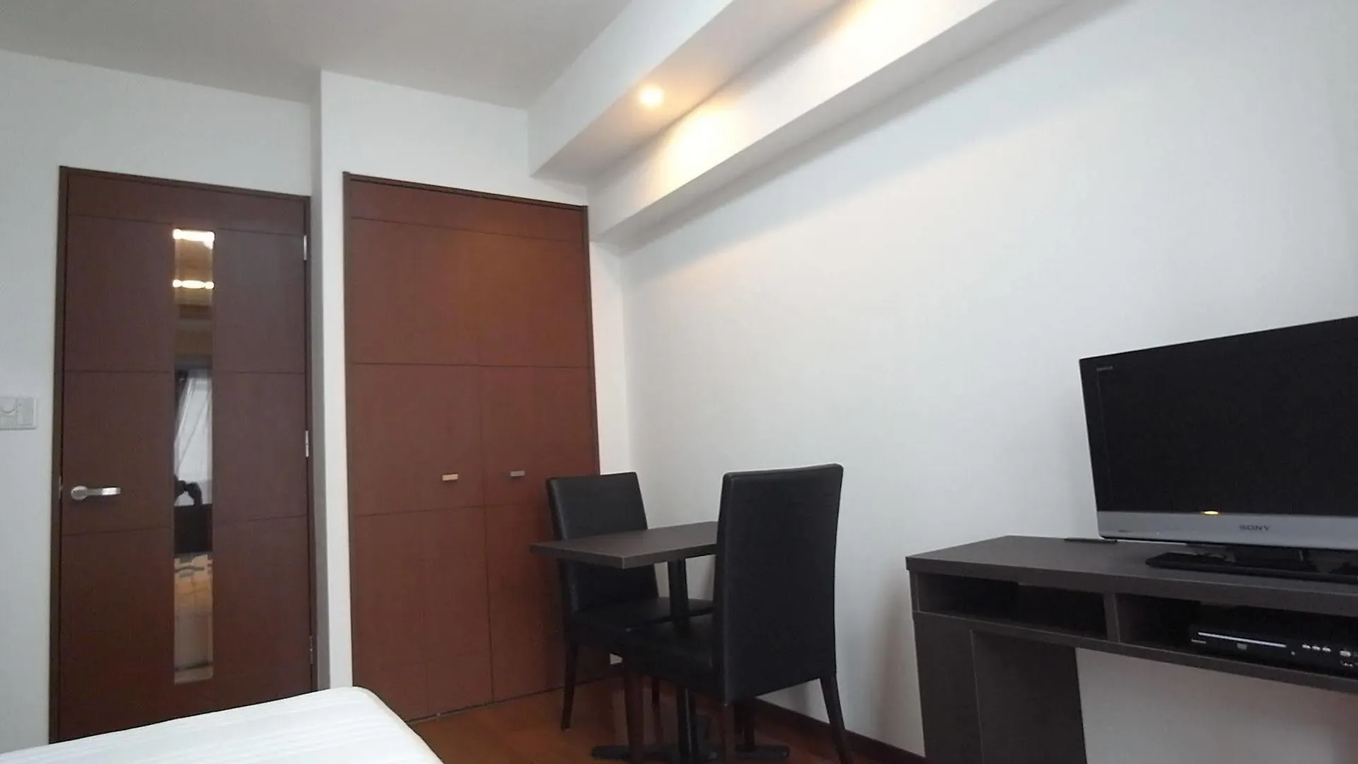 Palace Studio Shinjuku Tochomae Tokio 0*,  Japan