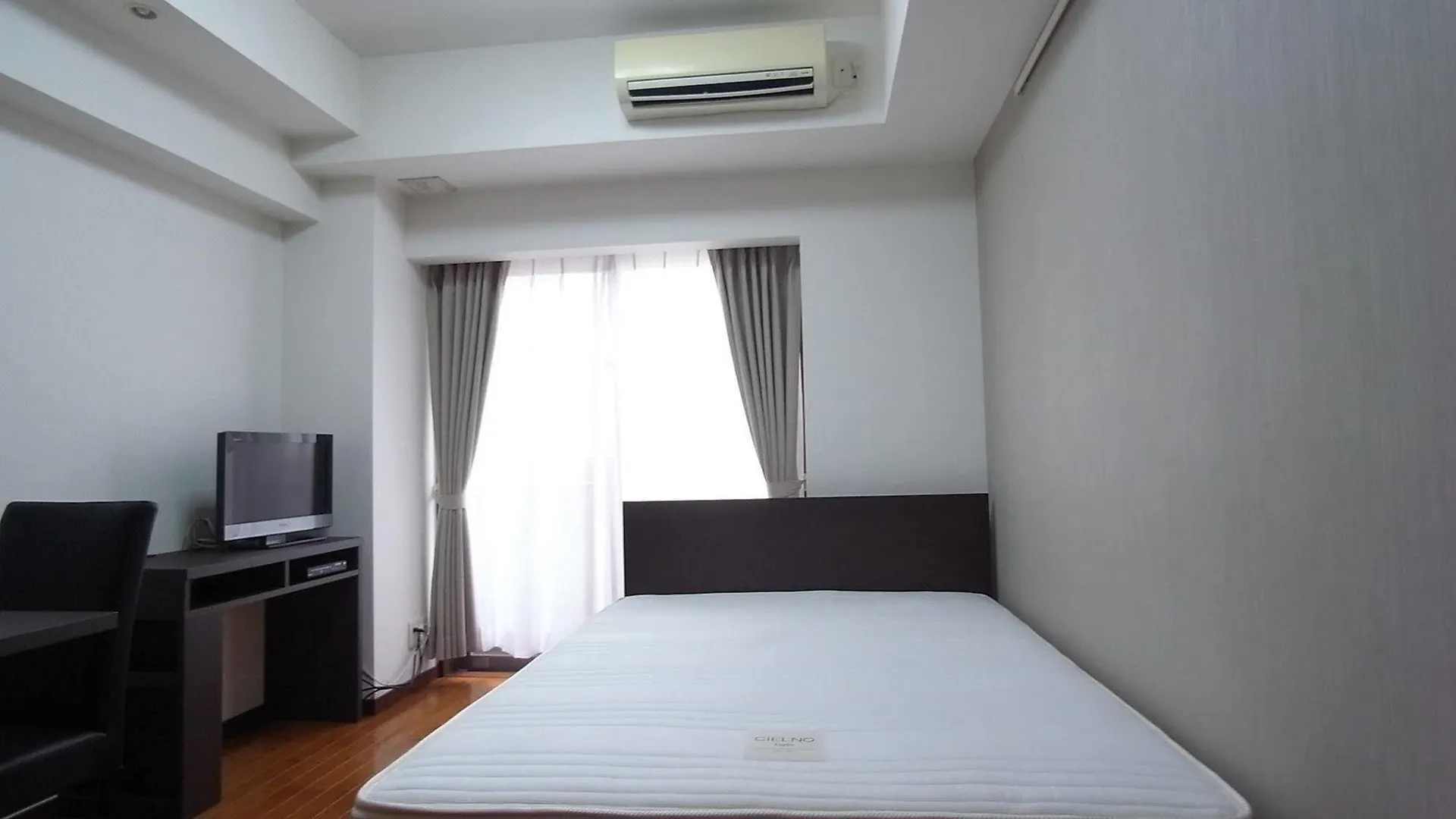 Palace Studio Shinjuku Tochomae Tokio Appartement